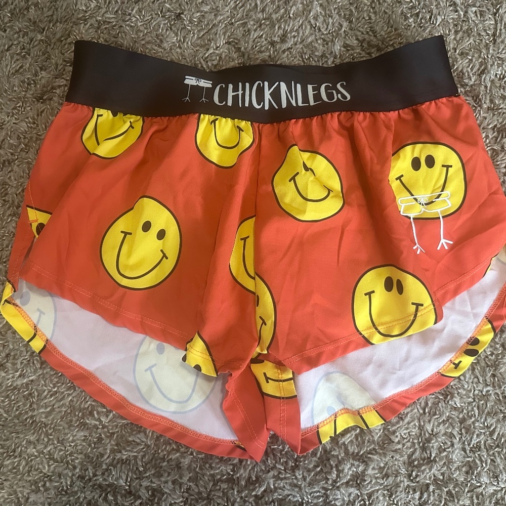 Chicknlegs Women's Smiley Face Running Shorts